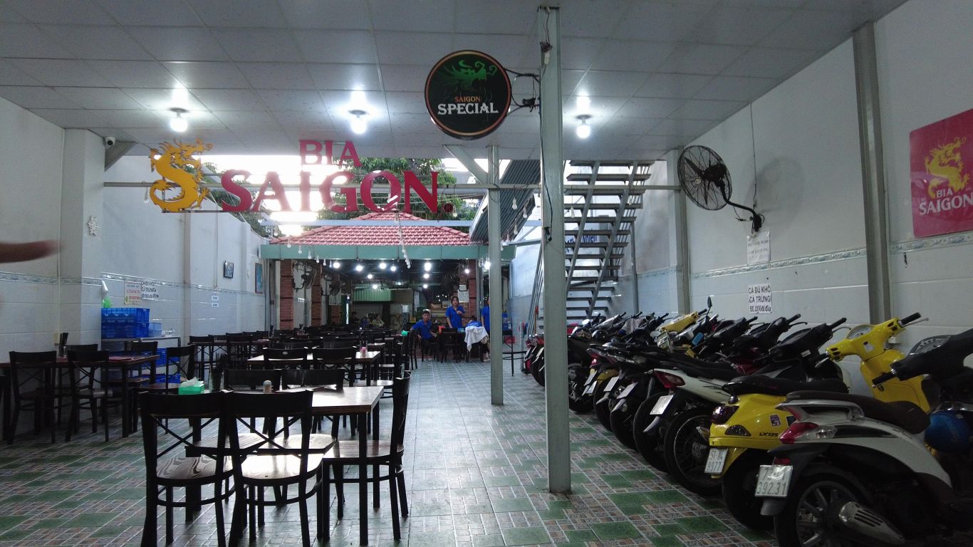 Ốc Thiên Nhiênの店内（1階）